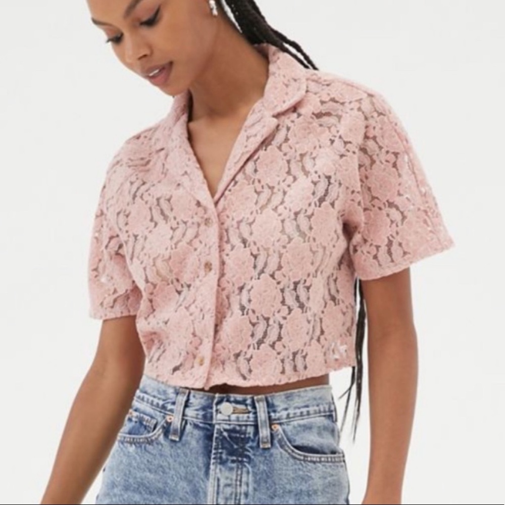 URBAN OUTFITTERS PINK LACE CROPPED BUTTON UP